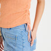 T-shirt ajour&eacute; d&eacute;tails cordons rose saumon femme