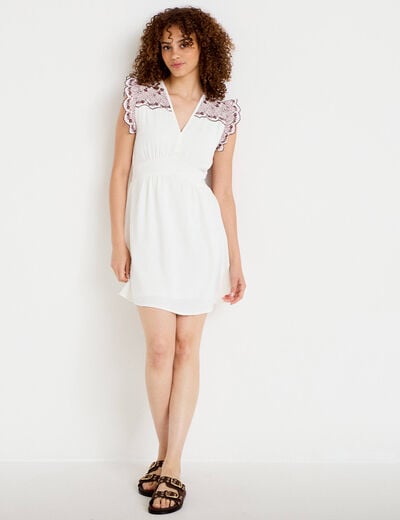 Robe courte &eacute;vas&eacute;e col v manches courtes blanc femme