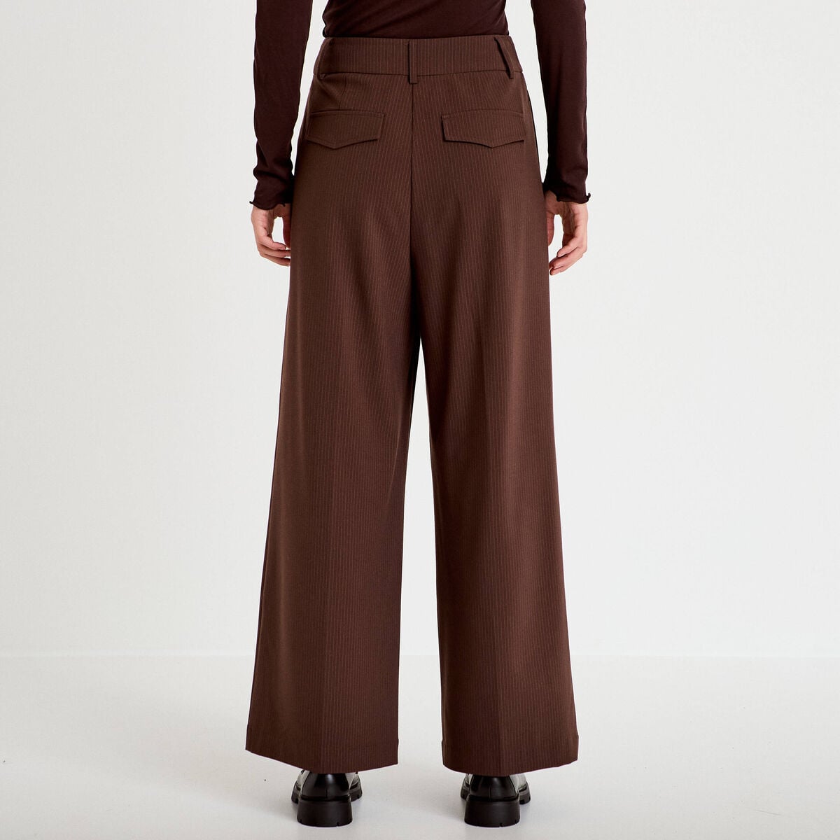 Pantalon large &agrave; pinces marron femme