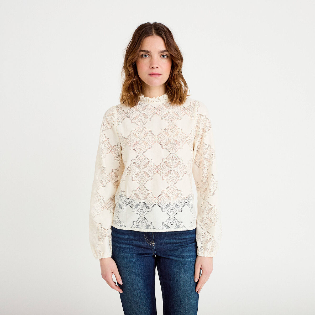 Blouse col montant en dentelle ecru femme