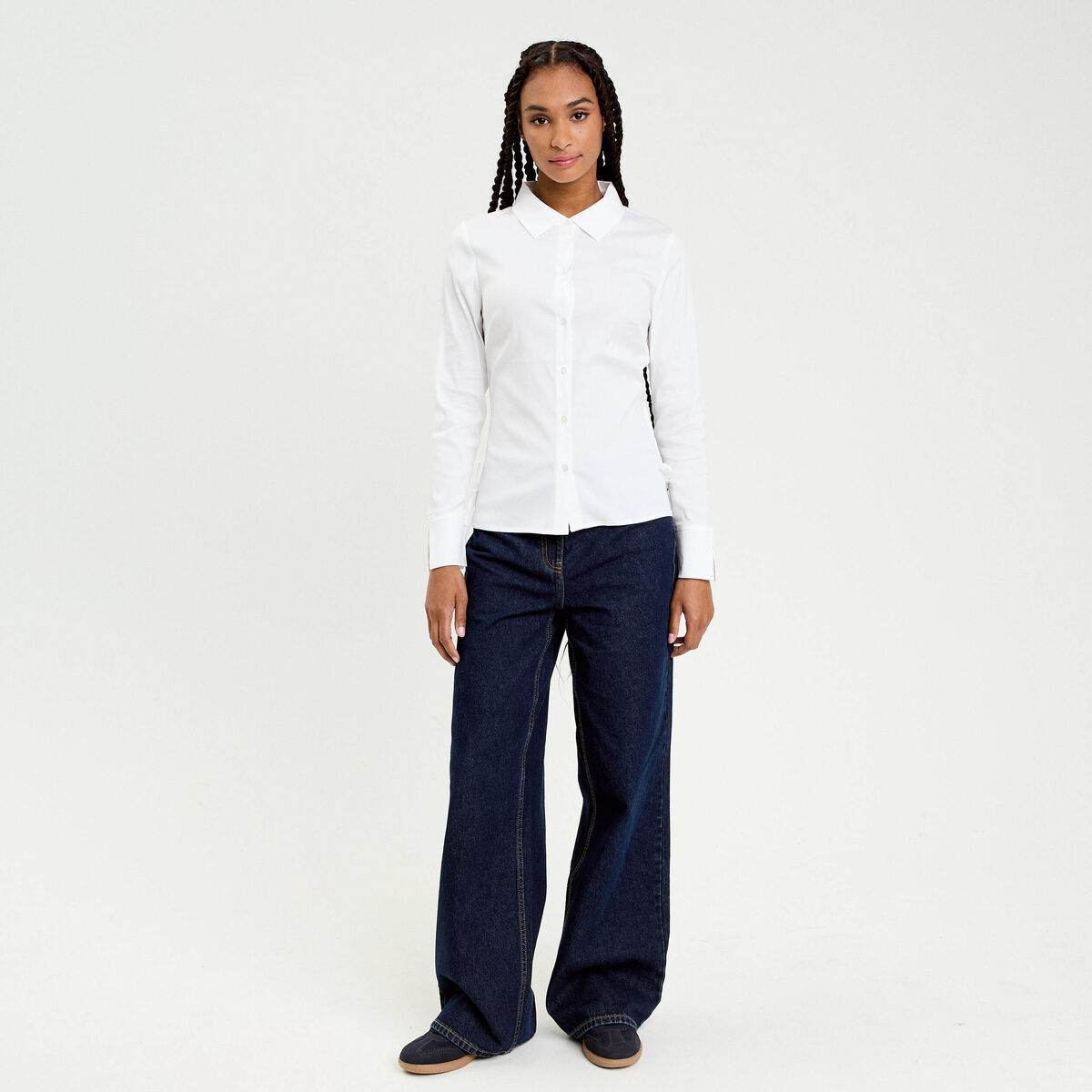 Chemise cintr&eacute;e courte col classique ecru femme