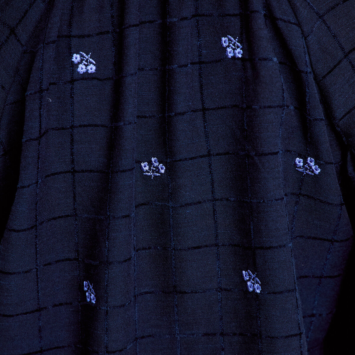Blouse avec broderie bleu fonc&eacute; femme