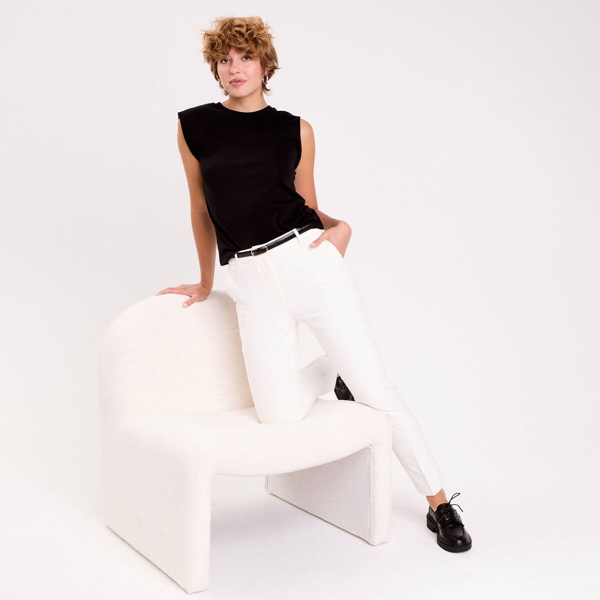Pantalon cigarette ceintur&eacute; ecru femme
