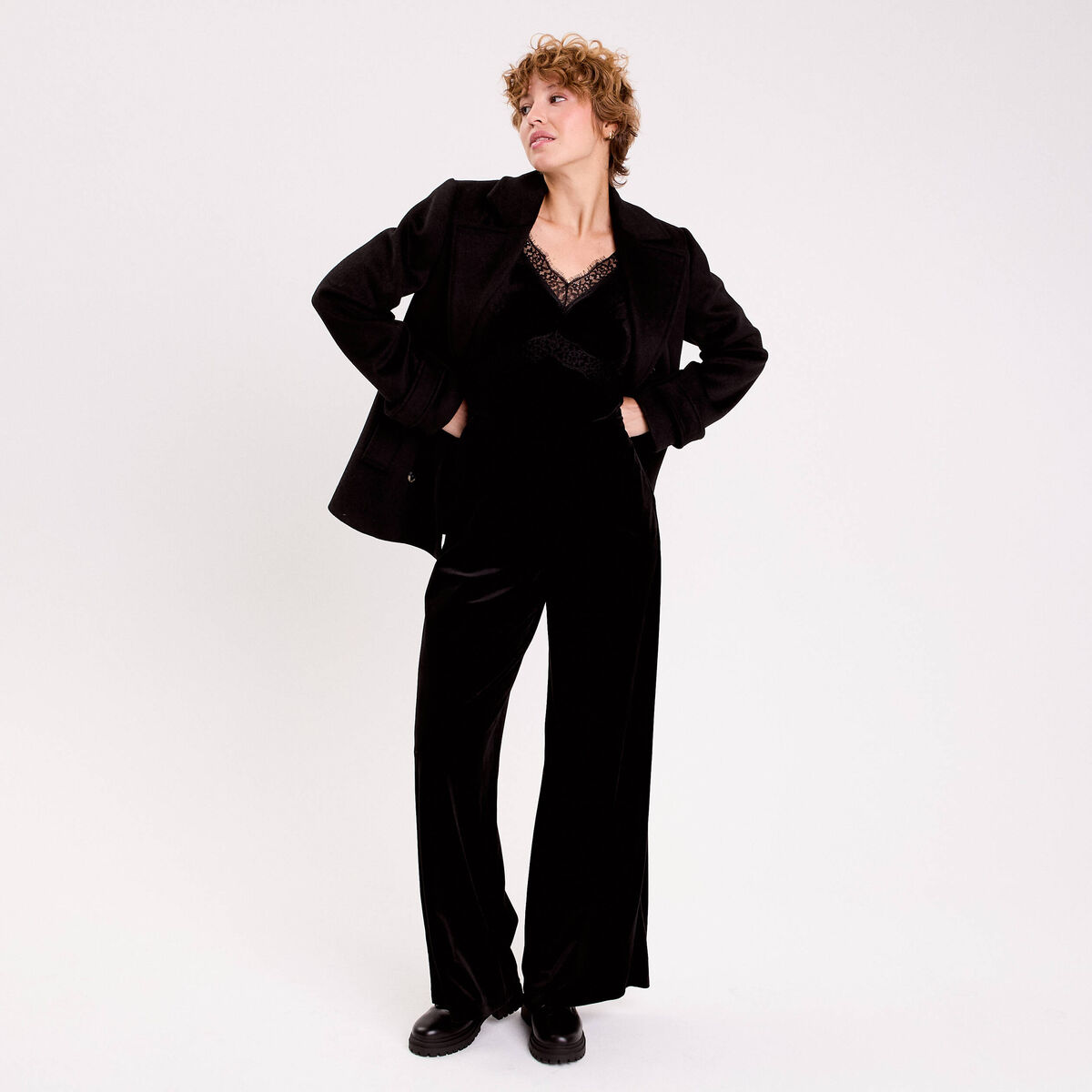 Combinaison en velours noir femme