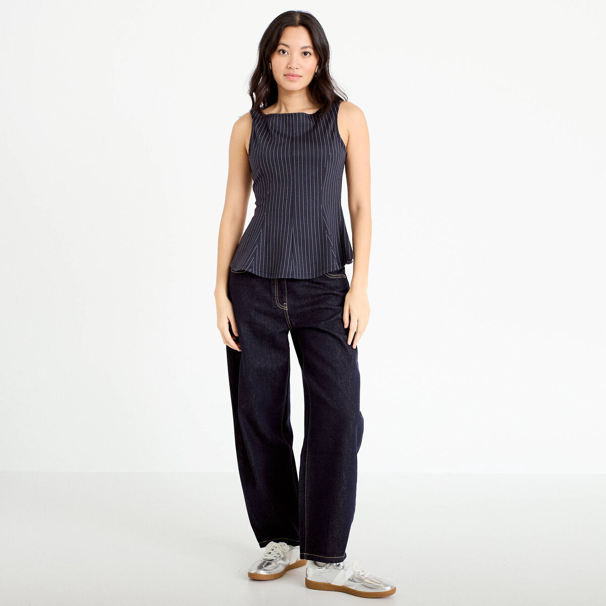 Top p&eacute;plum sans manches col rond bleu femme