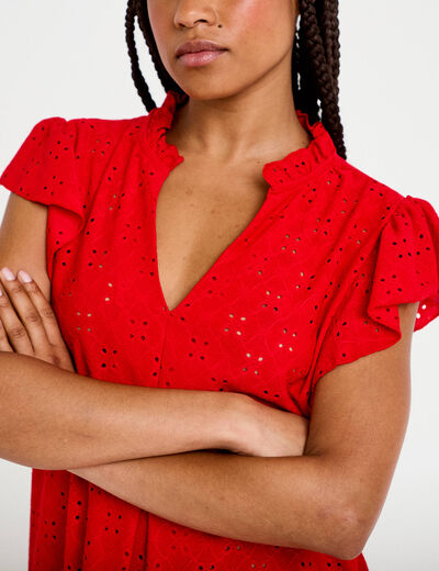 Blouse ajour&eacute;e col v manches courtes rouge femme