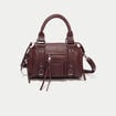 Sac port&eacute; main bordeaux femme