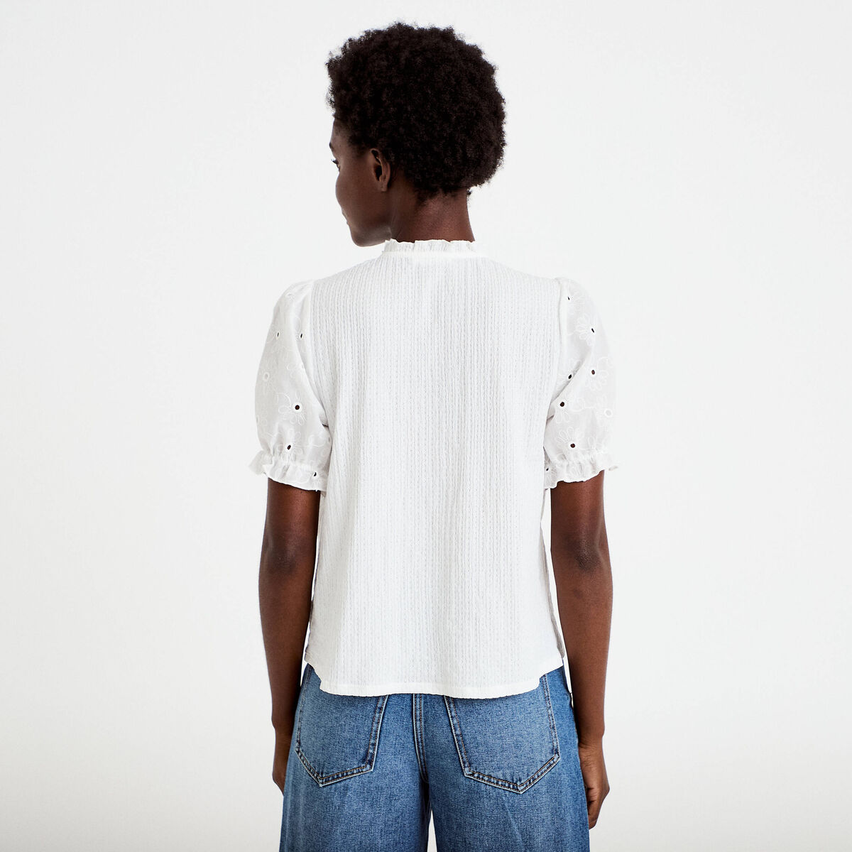 Blouse manches courtes brod&eacute;es ecru femme