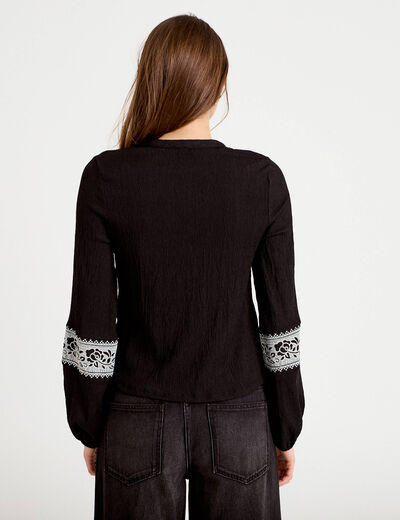 Blouse brod&eacute;e col tunisien noir femme