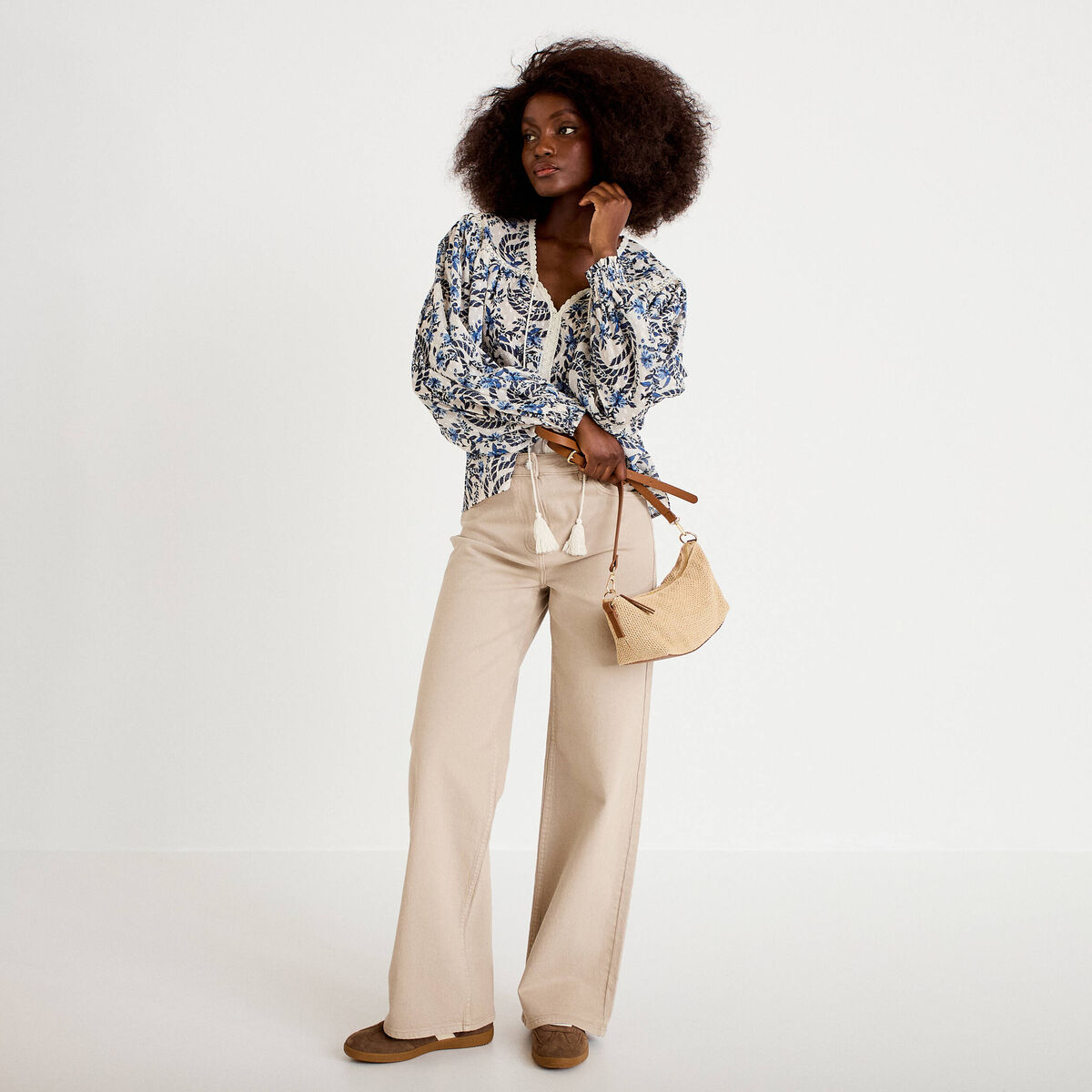Blouse ample col v manches longues blanc femme