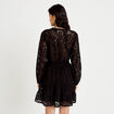 Robe courte &eacute;vas&eacute;e en dentelle col v noir femme