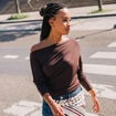 T-shirt col bateau manches longues marron fonc&eacute; femme