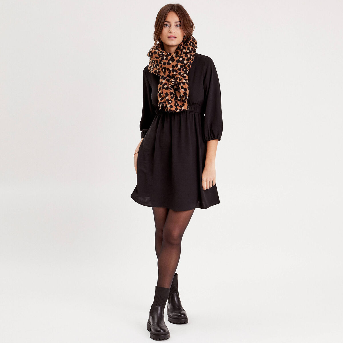 Robe &eacute;vas&eacute;e manches 3/4 noir femme