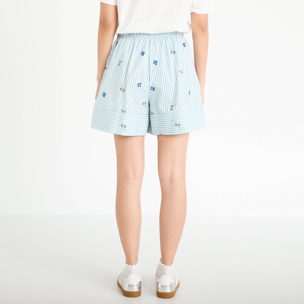 Short flare brod&eacute; Bridgerton bleu clair femme
