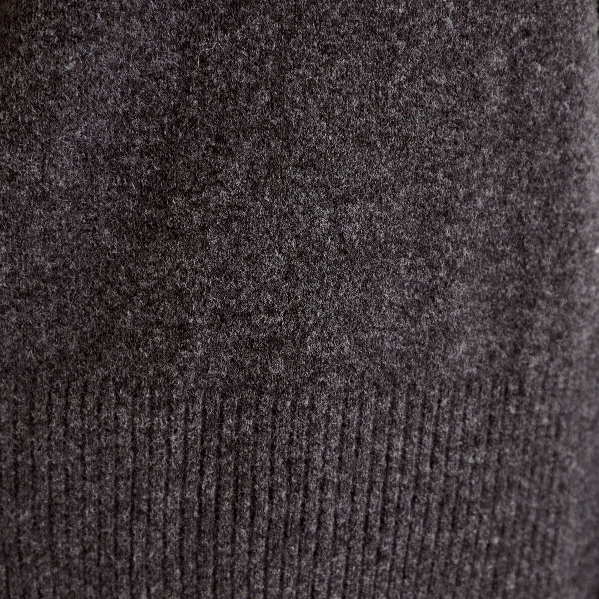 Pull col roul&eacute; manches longues gris femme