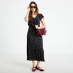 Robe longue &eacute;vas&eacute;e en dentelle col v noir femme