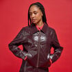 Veste droite cropped en similicuir violet fonc&eacute; femme