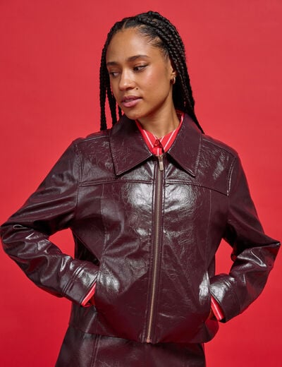 Veste droite cropped en similicuir violet fonc&eacute; femme