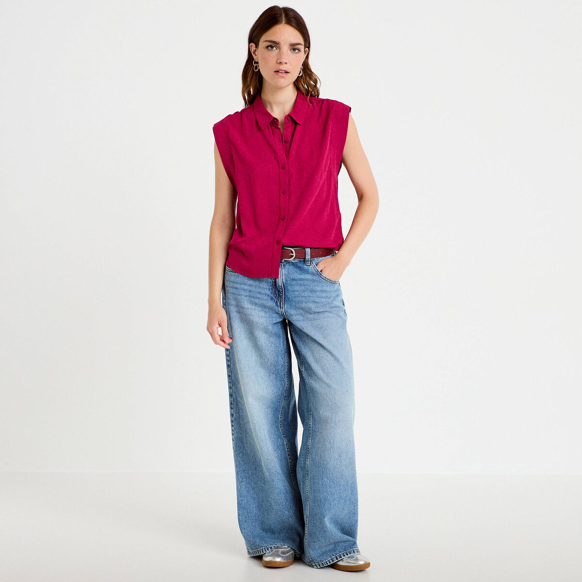 Chemise sans manches col am&eacute;ricain rouge femme
