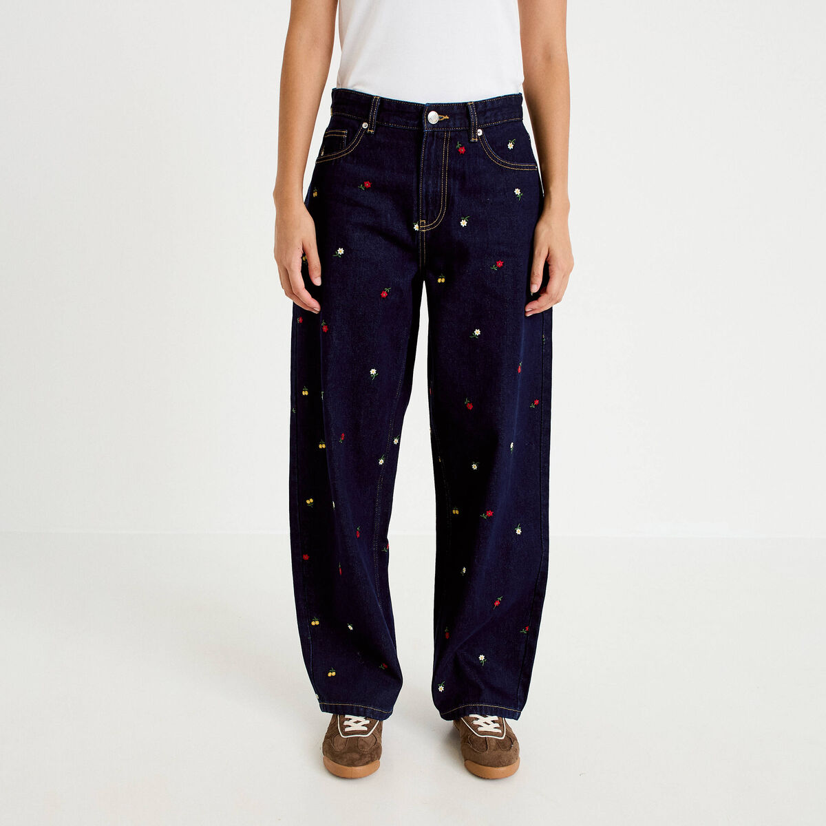 Jean barrel avec broderie bleu marine femme