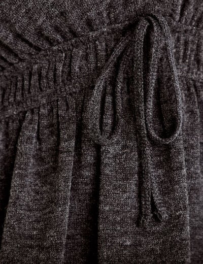 Blouse cintr&eacute;e col v manches longues gris fonc&eacute; femme