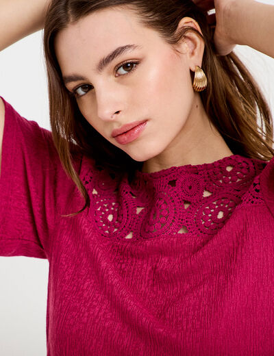 T-shirt manches courtes aspect dentelle rouge femme