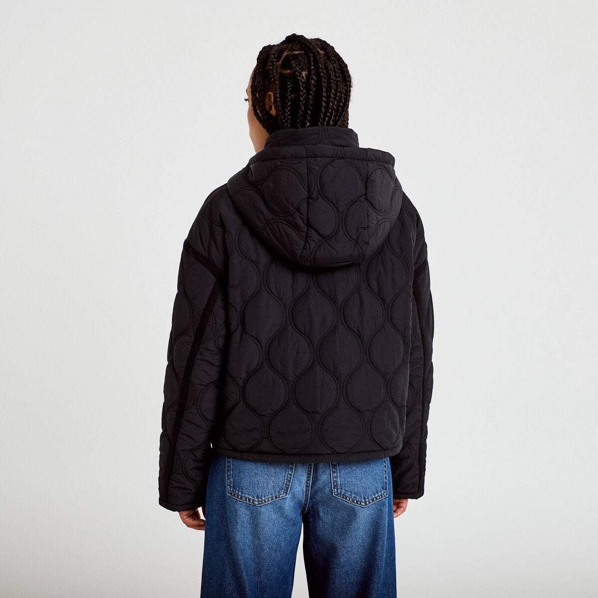 Veste droite &agrave; capuche manches longues noir femme