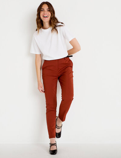 Pantalon cigarette ceintur&eacute; marron cognac femme