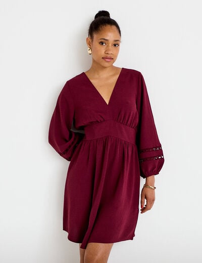Robe courte &eacute;vas&eacute;e col v manches 3/4 bordeaux femme