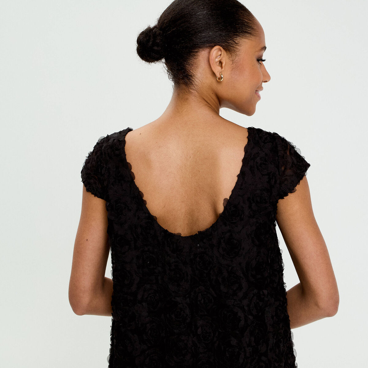 Robe droite motif floral en relief noir femme