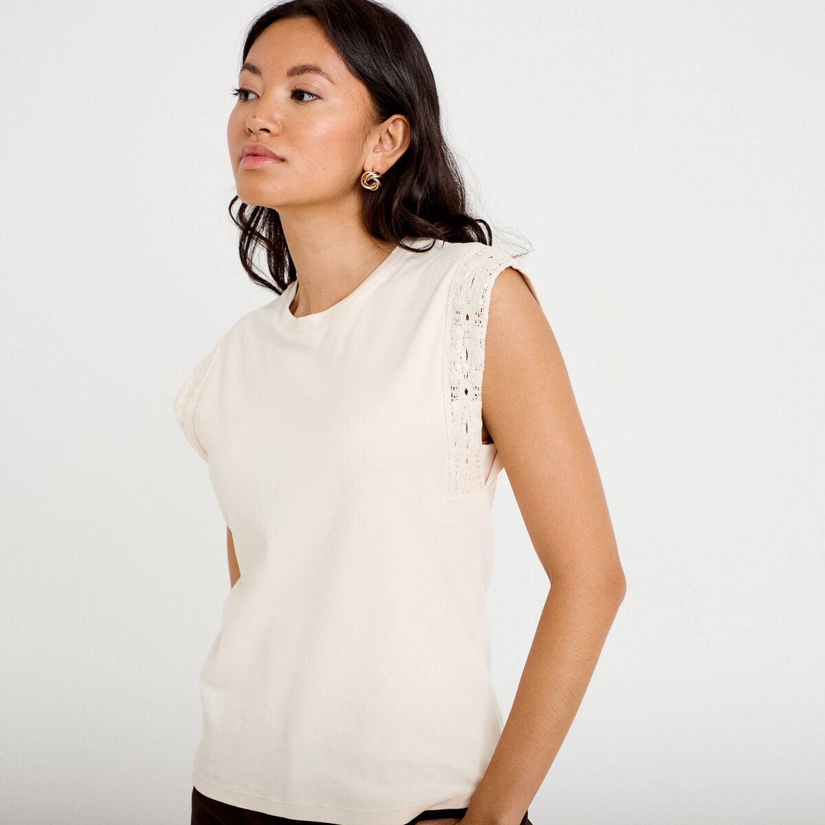D&eacute;bardeur col rond ecru femme
