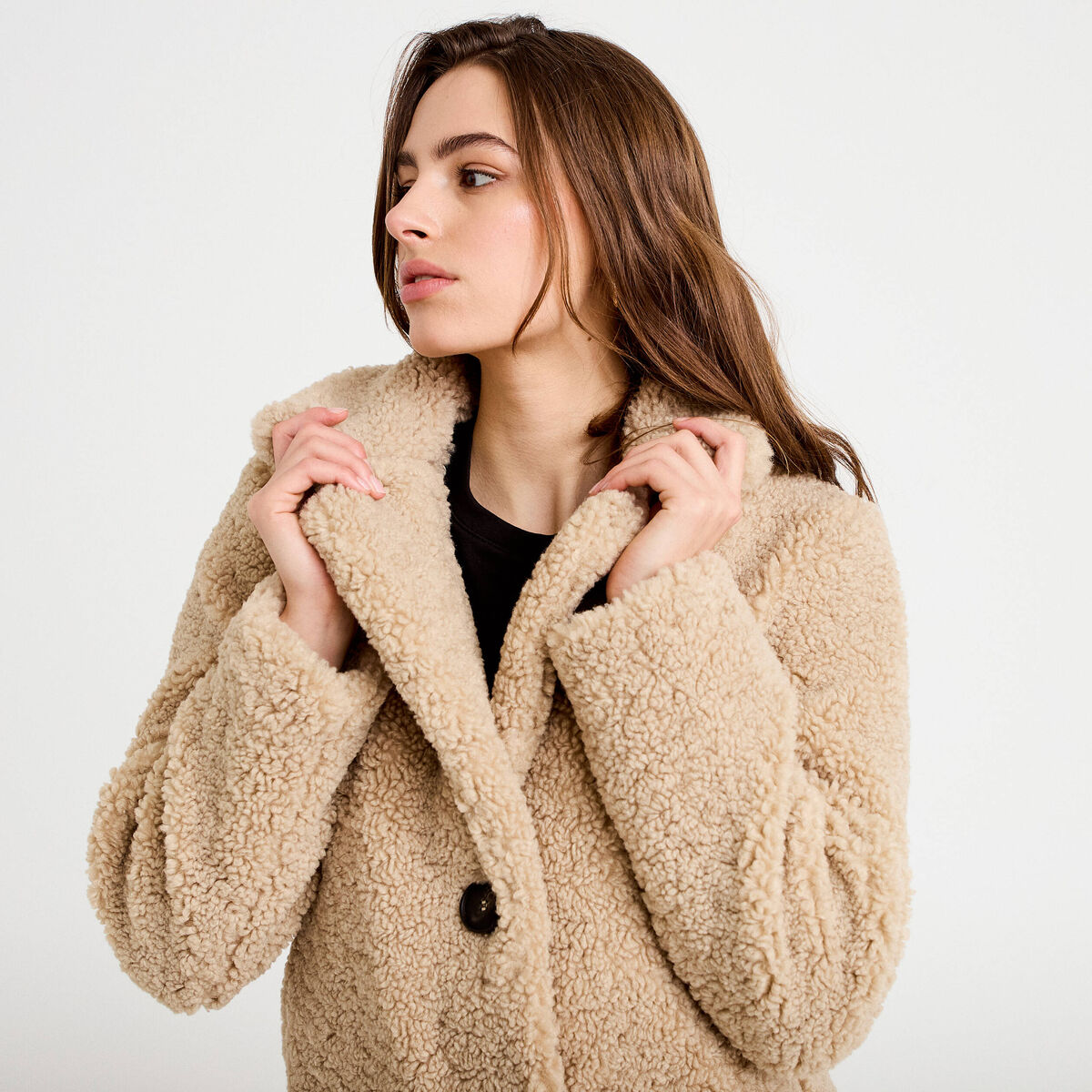 Manteau droit mi-long en bouclette beige femme
