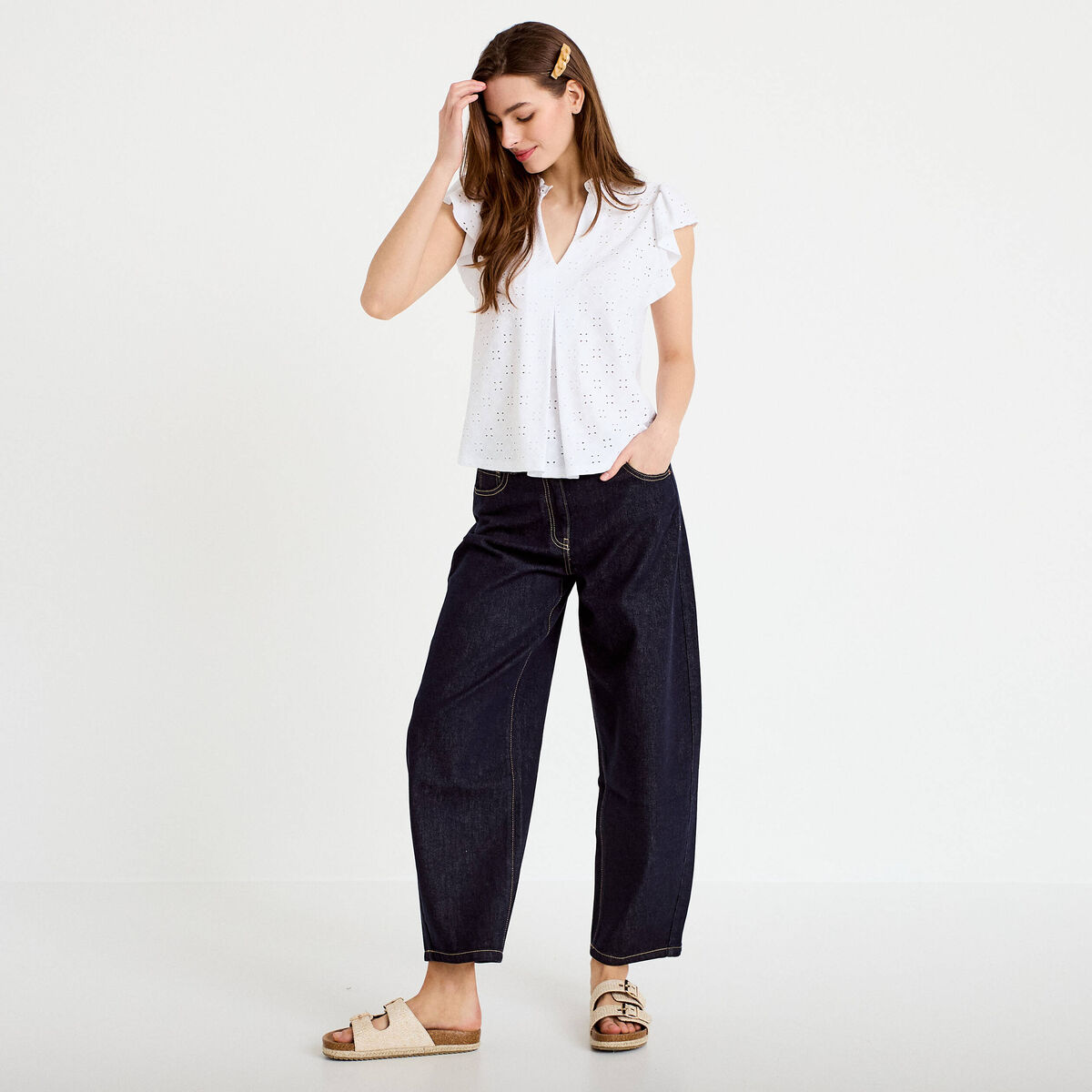 Blouse ajour&eacute;e col v manches courtes ecru femme