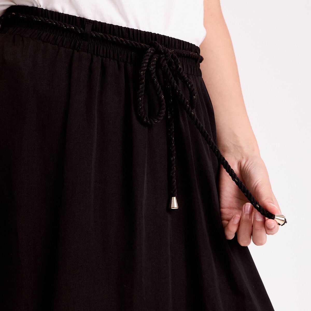 Jupe longue &eacute;vas&eacute;e satin noir femme