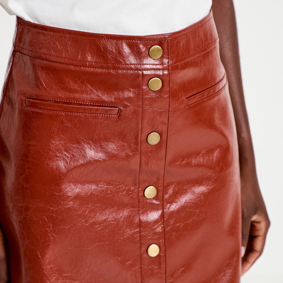 Jupe trap&egrave;ze courte en similicuir marron cognac femme