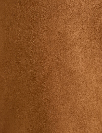 Short taille haute aspect daim clout&eacute; camel femme