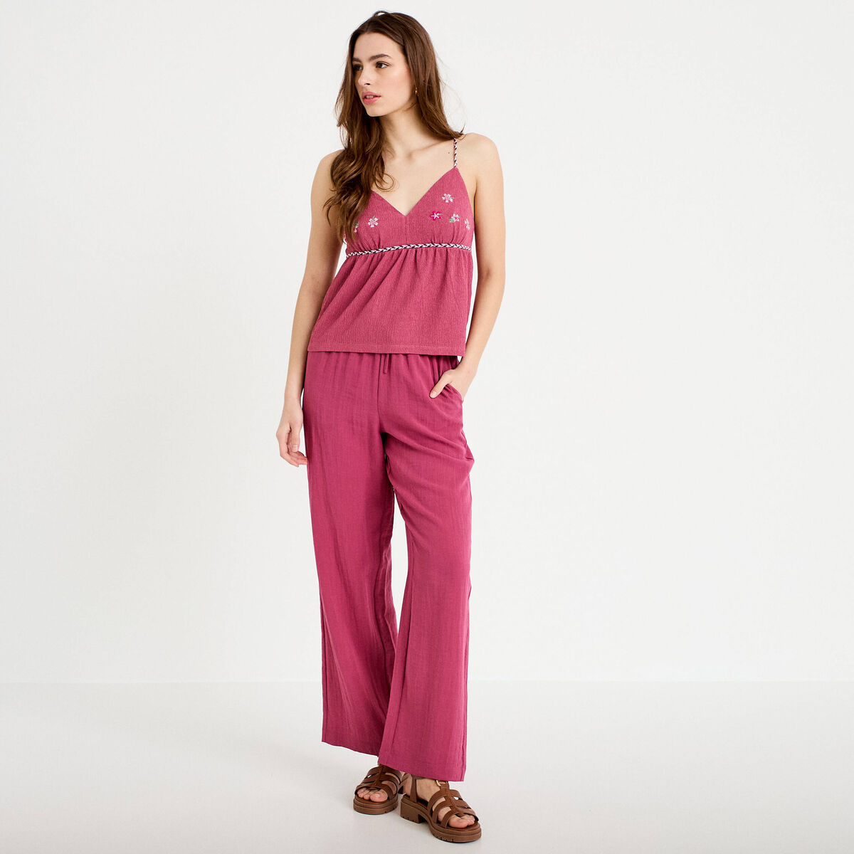 D&eacute;bardeur ajust&eacute; d&eacute;tail broderie prune femme