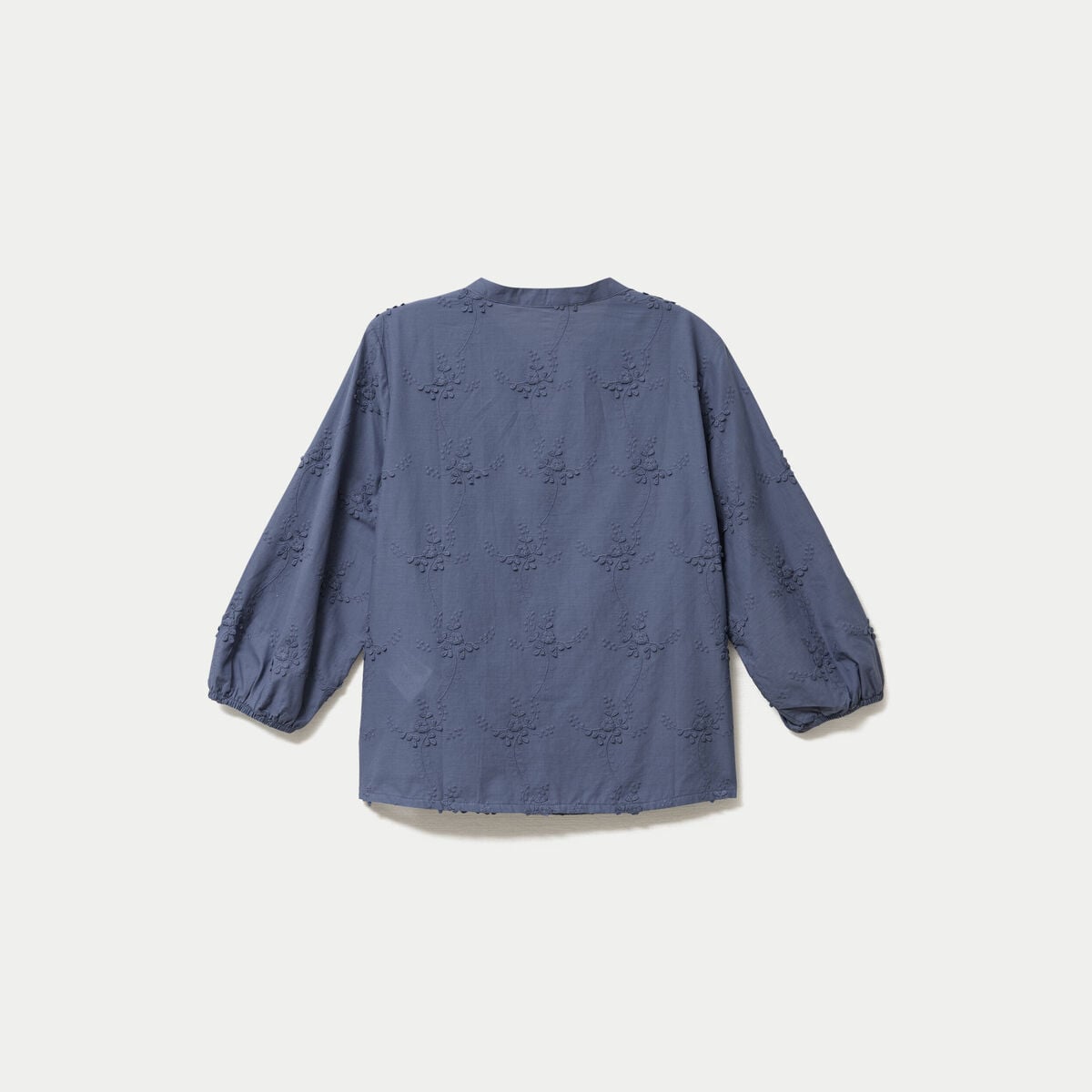 Blouse brod&eacute;e col mao manches 3/4 bleu gris femme
