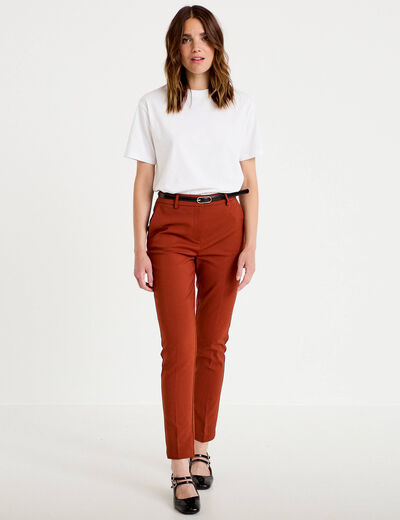 Pantalon cigarette ceintur&eacute; marron cognac femme