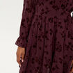 Robe courte &eacute;vas&eacute;e col v manches longues marron cognac femme