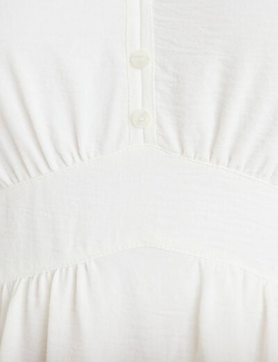 Robe courte &eacute;vas&eacute;e col v manches courtes blanc femme
