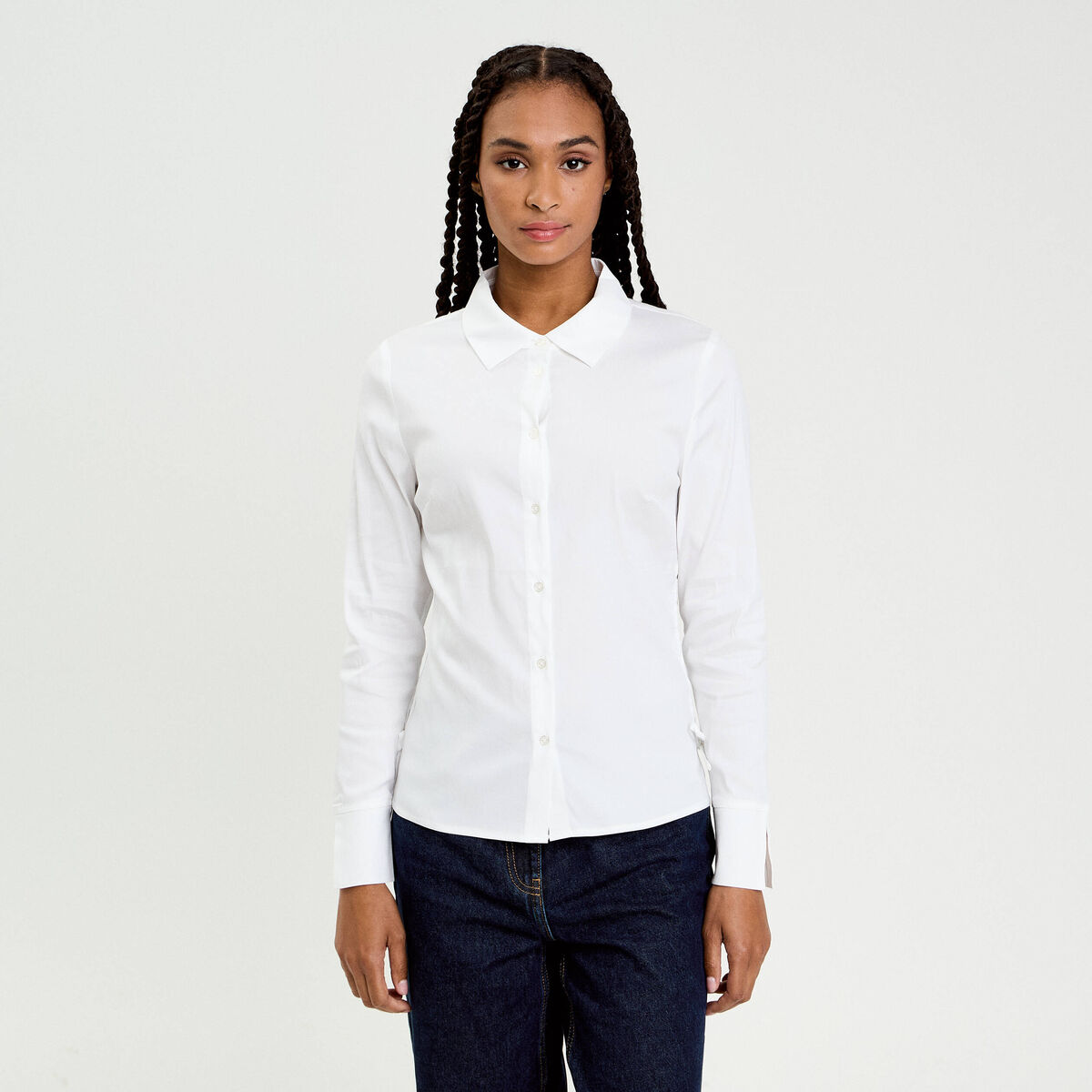 Chemise cintr&eacute;e courte col classique ecru femme