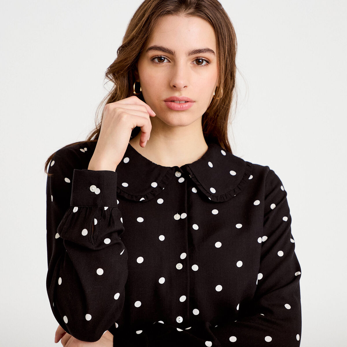 Chemise grand col noir femme
