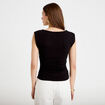 T-shirt ajust&eacute; col bateau sans manches noir femme