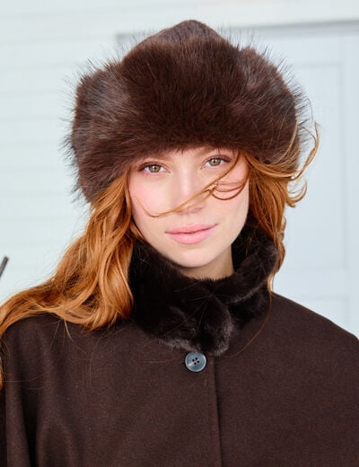 Bonnet en fausse fourrure marron fonc&eacute; femme