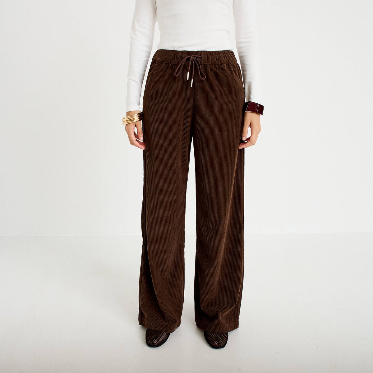 Pantalon bootcut taille standard velours marron fonc&eacute; femme
