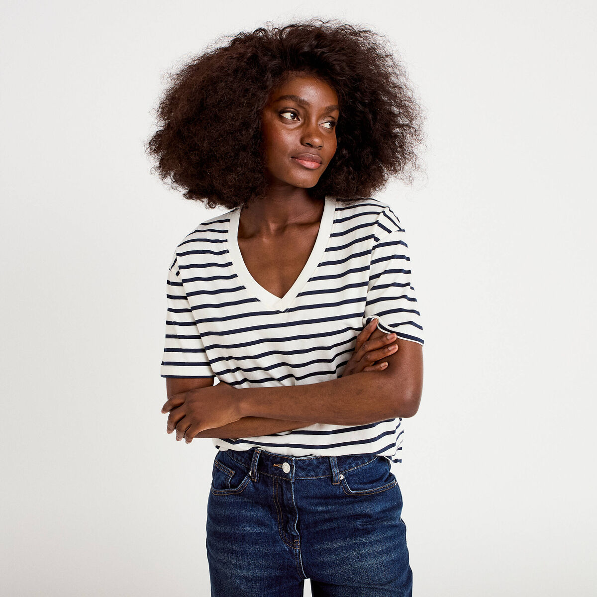 T-shirt col v manches courtes bleu fonc&eacute; femme