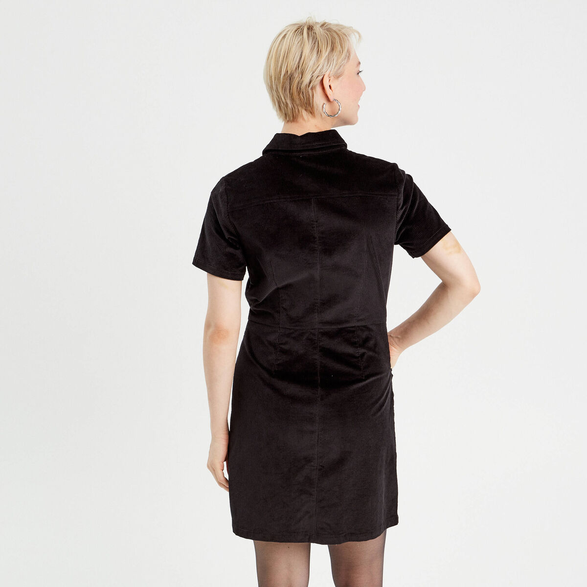 Robe cintr&eacute;e boutonn&eacute;e velours noir femme