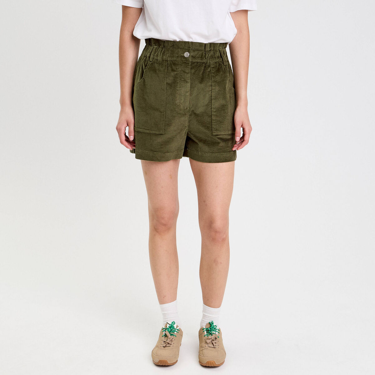 Short taille haute en velours vert kaki femme