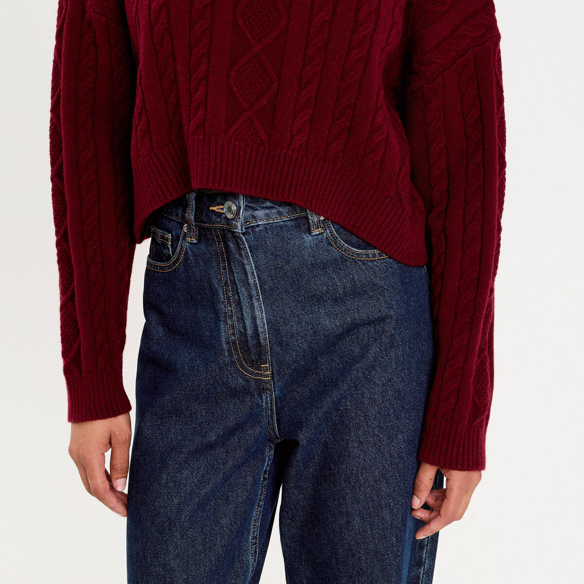 Pull avec torsades rouge fonc&eacute; femme